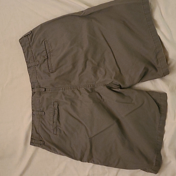 CITY STREETS Men's Gray Size 40" Waist Shorts - Picture 2 of 5